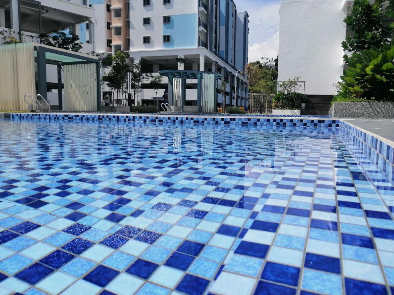 Pangsapuri Pool View 5-6 Pax *