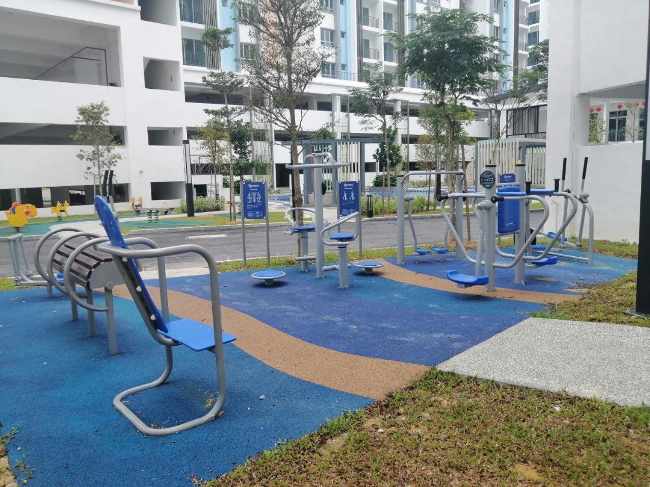 Pool View 5-6 Pax Pangsapuri Seremban