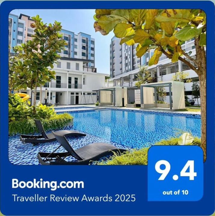 Pool View 5-6 Pax Pangsapuri *